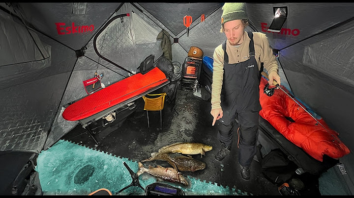Sleeping for 3 Days on a Frozen Lake (Ice Camping)