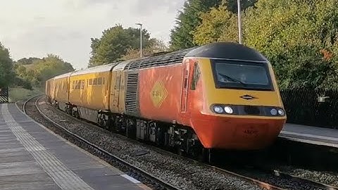 43277 and 43274 passing East Garforth (25/09/23)