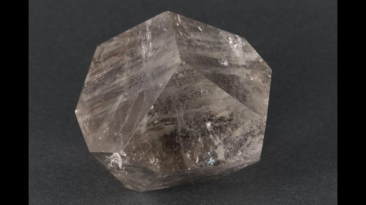 ガーデンクォーツ(庭園水晶) 磨き石カット 220g / Garden Quartz - YouTube