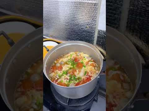 Bữa cơm đơn giản vẫn đủ chất dinh dưỡng: canh trứng và trứng cuộn