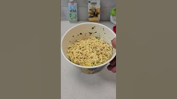 CHICKEN CURRY NOODLES IN UNDER 5 MINUTES