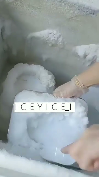 WHITE FREEZER FROST ICE SCRAPING #ice #SATISFYING #ASMR #frost #scraping