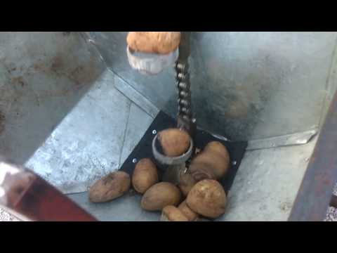 Video: Hemgjord potatiskruka för gå-bakom traktor. Hemgjorda motoblock