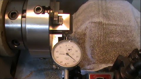 Centring square stock in a 4 jaw chuck