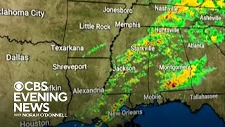 Southern U.S. in danger of potential tornado outbreaks while other areas brace for heavy snow