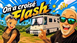 on a croisé flash ! le premier bus des Vadrouilleurs  #campingcar #vanlifevoyages #espagne #plage