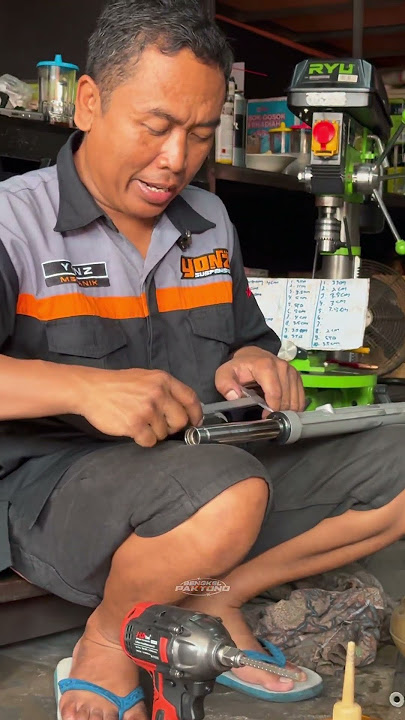 It's very easy, right guys, and this method can be used on all types of front shocks.