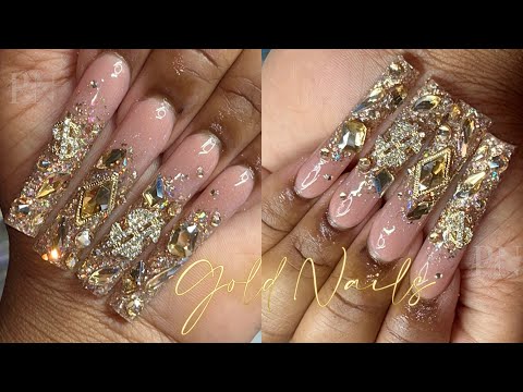 BELICEY Black French Press on Nails Medium Length Golden Bling Stripes Fake  Nails Full Cover Luxury Stick on Coffin Nails Exquisite Design Nails for  Women and Girls A008