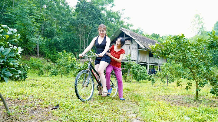 The girl and her mother's lucky hope with a bicycle to replace their disabled legs