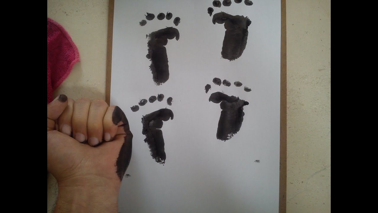 como dibujar unas huellas de bebe con las manos / how to draw baby  footprints hands - YouTube