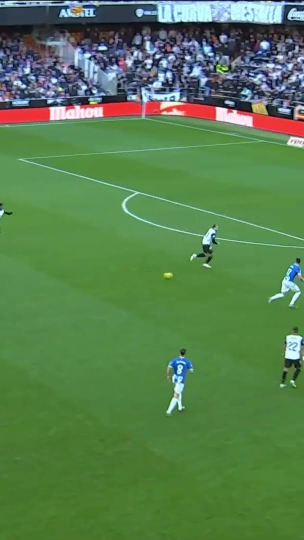 Valencia CF 2 vs 2 Deportivo Alavés | Game Highlights ⚽