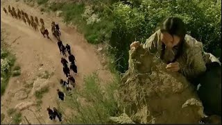 【Full Movie】Entire family massacred,enraged girl eliminates Japanese Army by pushing down a boulder.