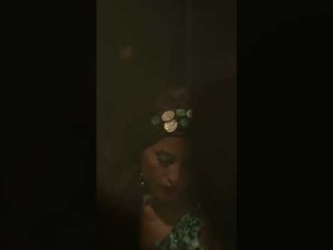 قفشها حبيبته وهي بترقص في كباريه 