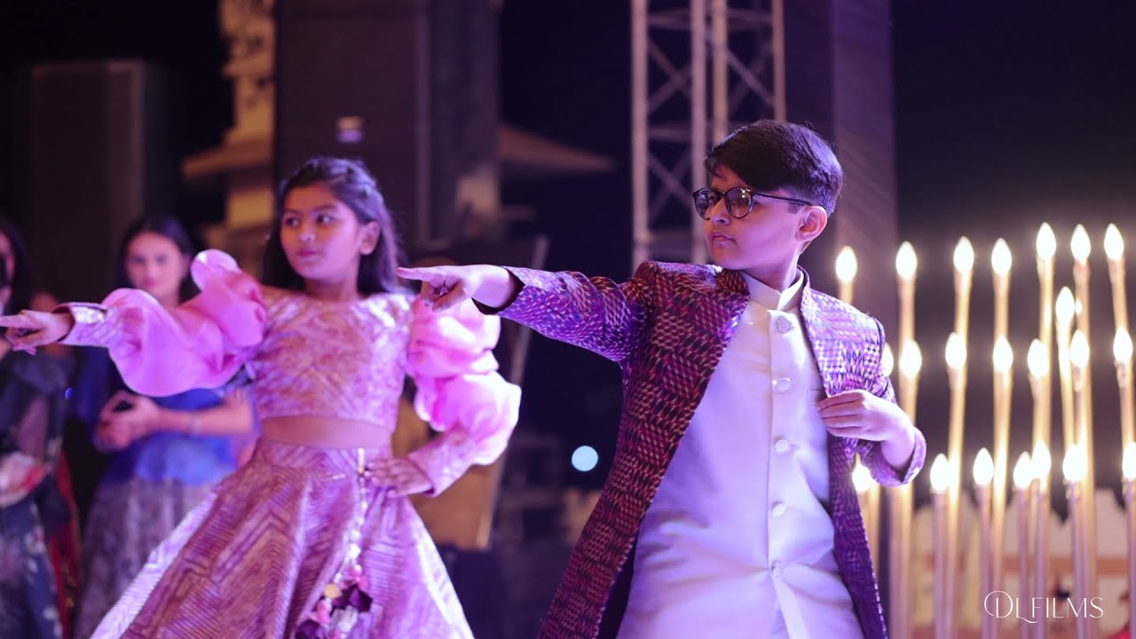 KIDS DANCE AT SANGEET   CHAK DHOOM DHOOM   LUNGI DANCE   SRK THEME WEDDING DANCE