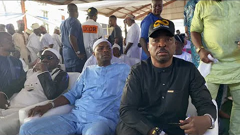 MC OLUOMO PROSTRATES TO WASIU AYINDE AND AYINLA KOLINGTON AT PASUMA MOTHER’S FIDAU PRAYER