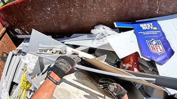 DUMPSTER DIVING! - OPEN TOP AT BESTBUY!