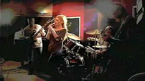 Stacey Mayo sings Stand By Your Man