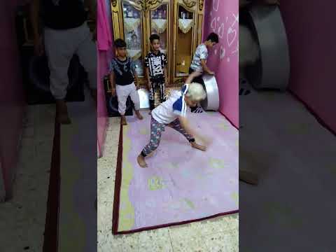 البنطلون مقطوع انته بتتحدانى اه ف شارع ال وراه خش ف الموضوع البنطلون مقطوع أن شاء الله ع المليون