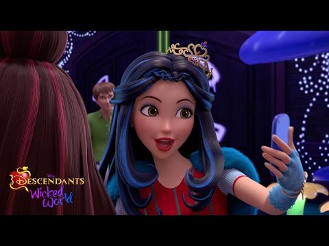 the-night-is-young-|-episode-16-|-descendants:-wicked-world