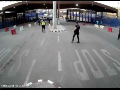 Spanish Cop Knocks Out Knife-Wielding Man Seconds After He Shouts ‘Allahu Akbar’