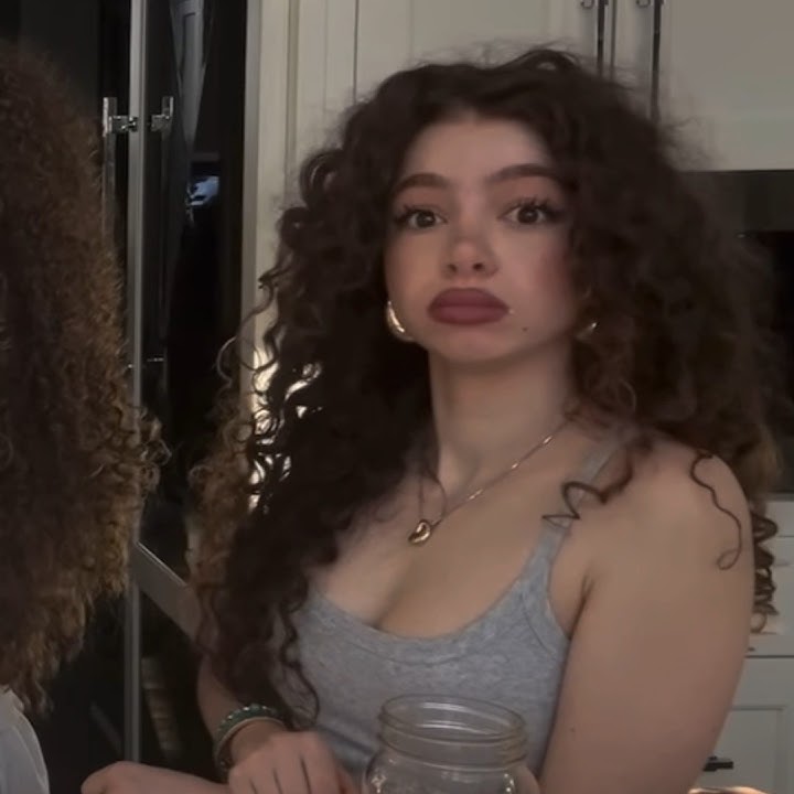 WHO NOAH WOULD DATE IF THEY BREAK UP?! 😱💓 Subscribe to me guys! #sisters #kalogeras #triplets #edit