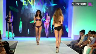 Madhur Bhandarkar Unveils His Hot Calendar Girls At Fashion Show Part 1