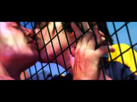 شروع کلیپ بوسیدن همجنسگرایان