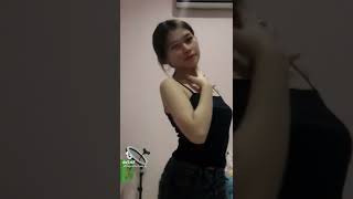 Tanpa Bh, Bening Putih Mulus Goyang Menggeliat. Bikin Snge.