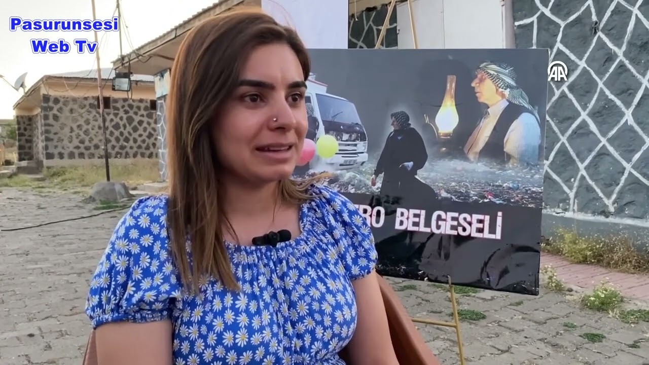 Belgeseli hazırlanırken ölen çerçi Mehmet'in hayatı köy meydanında beyaz perdeye yansıtıldı