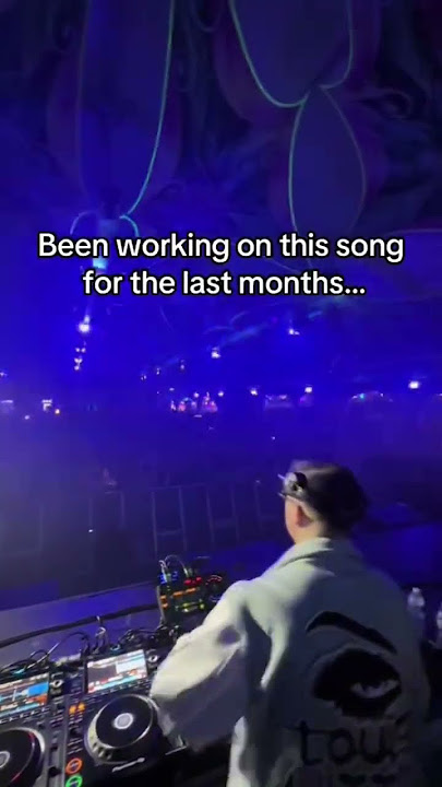 got me dancing like i’m britney 🪩 #electronicmusic