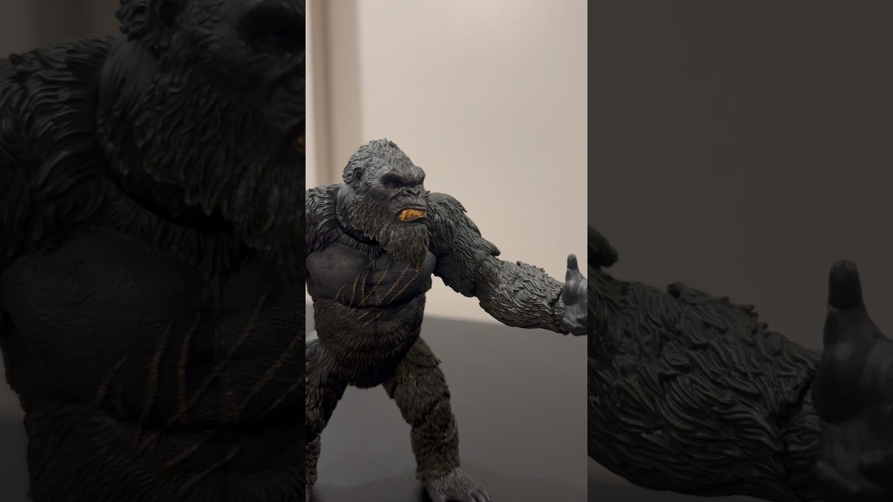 Kong rage baiting Godzilla 