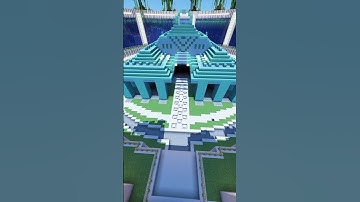 Building an underwater castle in Minecraft! 🏰💦