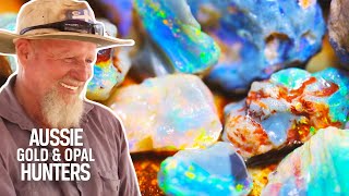Pete and Sam Find Colourful Opals Using a Homemade Steen Machine | Outback Opal Hunters