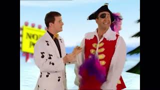 Captain Feathersword, sing jingle bell (EARRAPE)