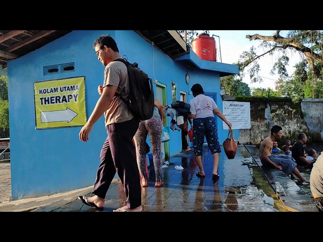 Ngintip yang LG mandi di Kolam Renang Terapi Umbul Brintik - Klaten kota Seribu Mata Air class=