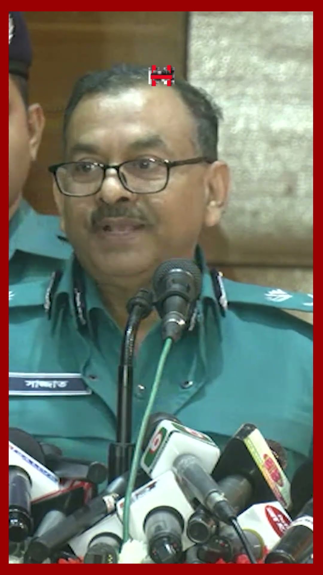 অটোরিকশার চাপে ঘর থেকে বের হতে পারবেন না, সতর্ক করলেন ডিএমপি কমিশনার #dmpcommissioner #autorickshaw