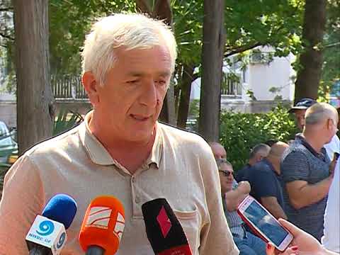 ფოთში, მერიის შენობის წინ ფეხბურთელებმა აქცია გამართეს 15 07 19