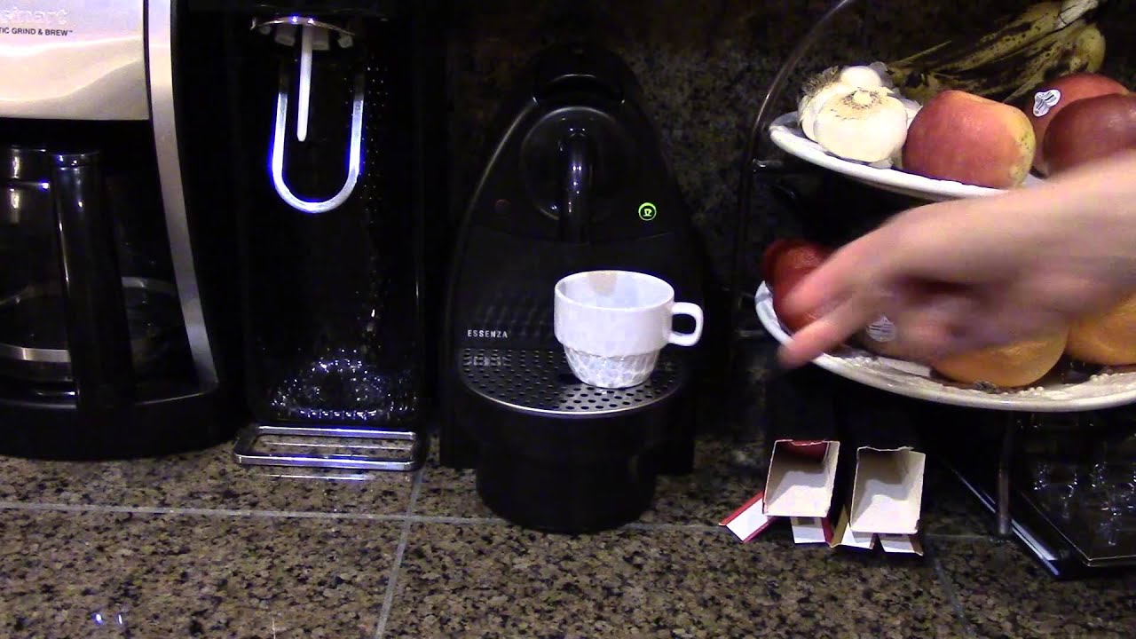 entreprenør Poesi etc How to use the Nespresso Essenza - YouTube