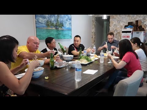Video Vlog 1503 ll MẸ NẤU BÚN BÒ HUẾ- BẤT NGỜ CHỊ NHI VÀ GIA... - youtube