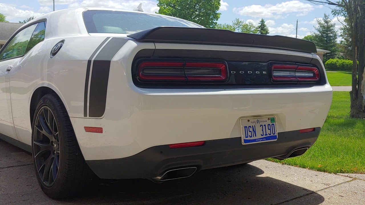 Stock Dodge Challenger Scat Pack 392 6.4L Cold Start 6speed & Dynamics