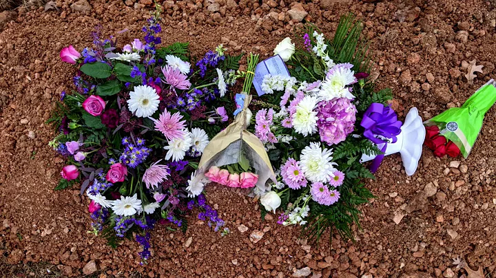 Barbara Gatewoods's Graveside Service (December 12...