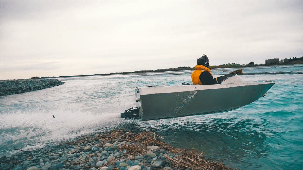 New Zealand Mini Jet Boat Bashing - YouTube