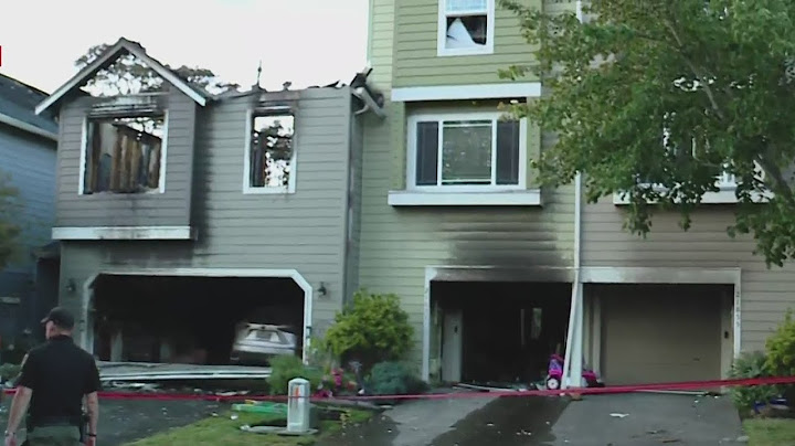 3 die as Cessna crashes into Fairview townhouse