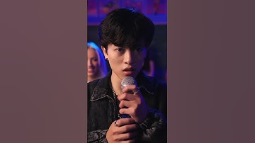 AU TEAM is PERFORMING 🎸💙