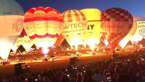 LỄ HỘI KHINH KHÍ CẦU QUỐC TẾ TẠI BRISTOL (NƯỚC ANH)