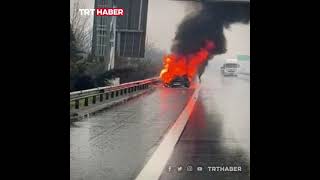 Tem Otoyolundaki Otomobil Alev Alev Yandı