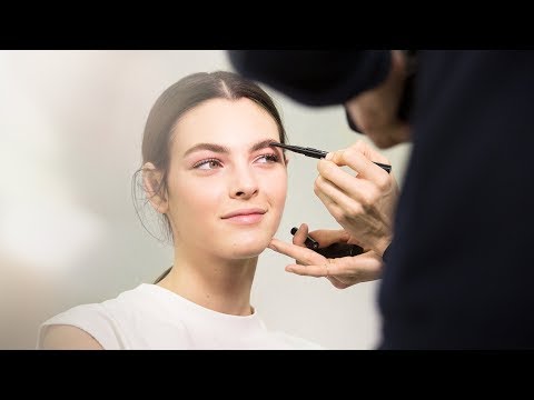 Recreate the Spring-Summer 2018 Haute Couture Show Makeup Look at home – CHANEL Makeup Tutorials