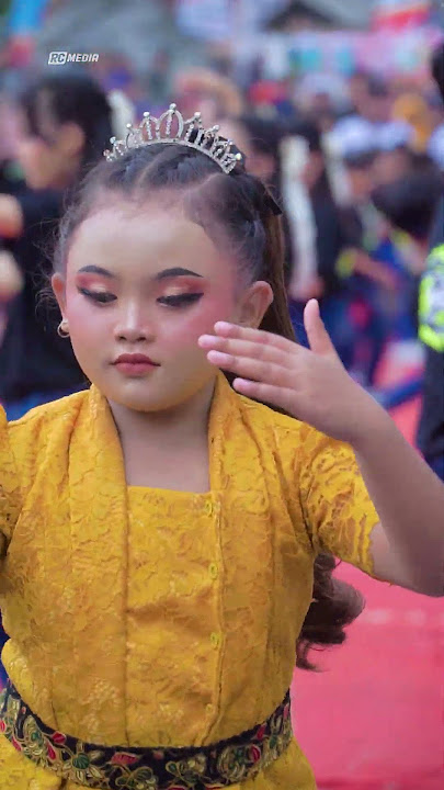 #shorts  Joget Ayang-ayang Versi adek Cantik - Karnaval Candipuro