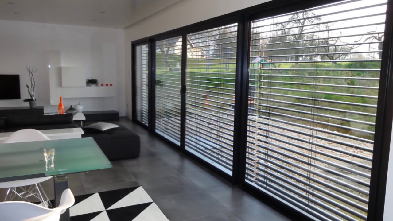 Visite animée d'une maison contemporaine d'architecte à toit plat ...