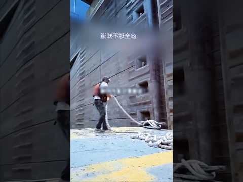 😱Тянет судно к причалу одной веревкой